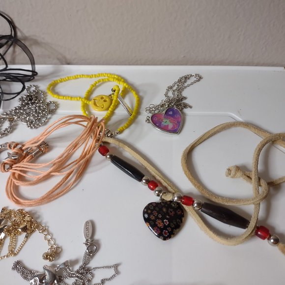 Lot Of Over 30 Pendant Necklaces. As Is. - Picture 7 of 16